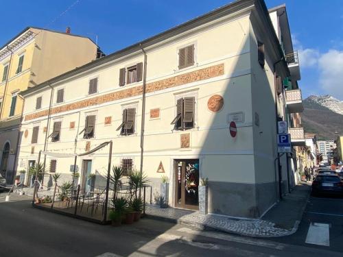 Casa Puccini Bienaime' - Apartment - Carrara