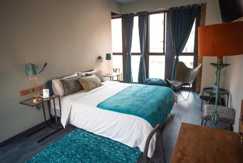 Suite with Balcony image 10