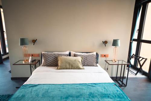 Suite with Balcony image 1