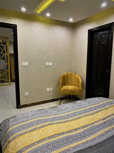 101-NEXT INN Premier Suites - image 7