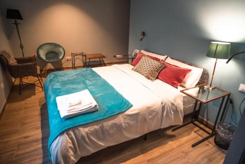 Double Room image 3