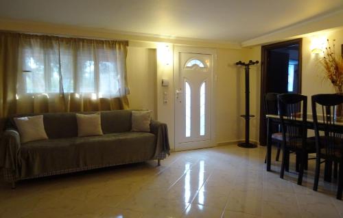 Nadia's House 2 3