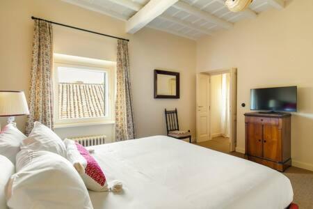 Trastevere Luxury Home - image 11