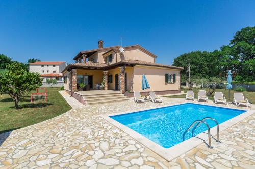 Beautiful villa Pianta with pool in Porec