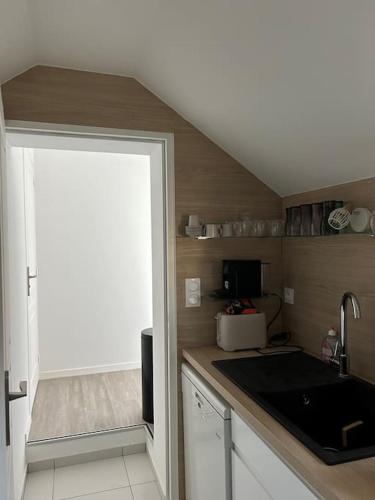 appartement 50 mètres de la mer (appartement 50 metres de la mer) in Jullouville