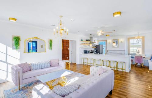 Old Spanish House- C, The Madeleine Suite in Biloxi, USA