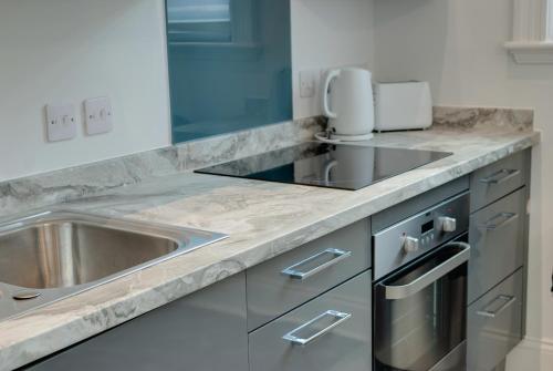 Temple Court Cavern Quarter Apartments Room Type - Three-Bedroom Apartment
