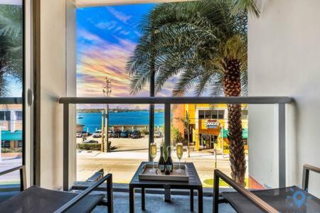 Condo Bay View Infinity Pool Beach Service