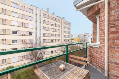 Apartment balconyparking space near train station in St Maurice - Pellevoisin