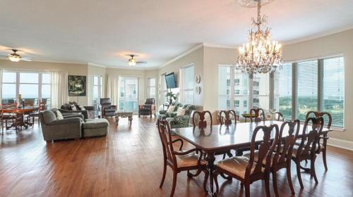 Legacy I 1306 Penthouse in Gulfport, USA