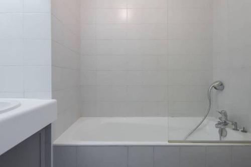 Le Cozy Appartement + balcon ensoleillé + Parking, Paryż (zdjęcie 8)