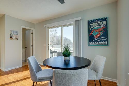 Niantic Duplex with Deck Less Than 1 Mi to Beach and Boardwalk, Niantic (zdjęcie 9)
