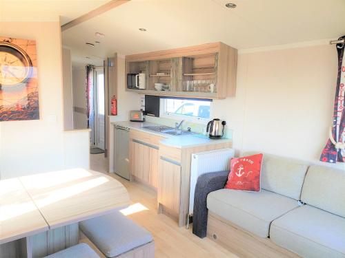 Sea Break, Perran Sands, Perranporth 1