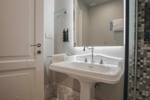 Hotel City - image 6