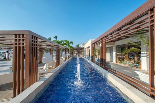 ทัศนียภาพ, Bahia Principe Grand El Portillo  in ลาส เทอเรนาส