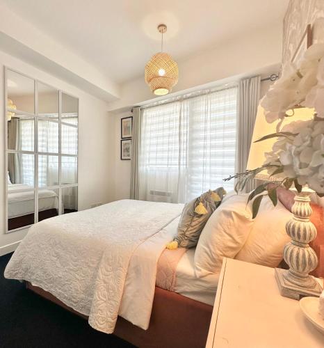 Condo in Batasan Hills with a Mountain view, Manila
