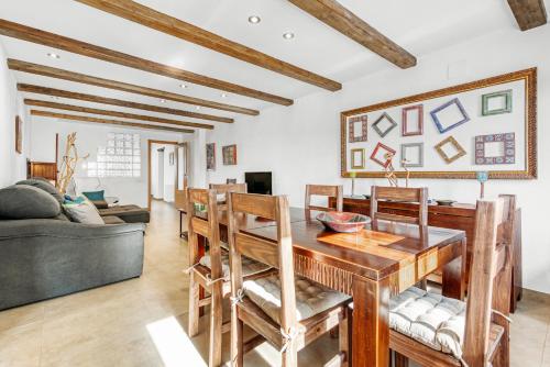 Luxe Mediterranean Masia BBQ Pool Chillout in 巴爾達爾巴