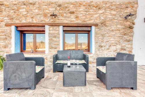 Luxe Mediterranean Masia BBQ Pool Chillout in 巴爾達爾巴