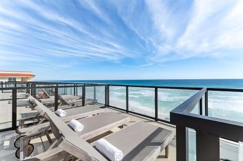 Henderson Beach Villa #4- Six on the Beach