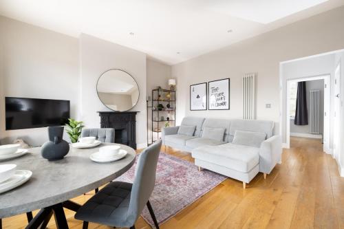 Stylish & Modern London Apartment in Honor Oak, Londres