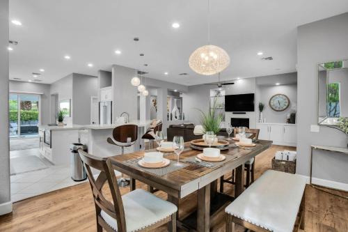 The Sunny Sanctuary Permit #17906 in Palm Springs, USA