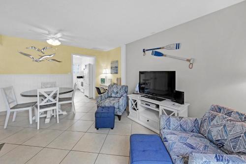 Southbay by the Gulf 99 an Updated Townhome 50 Yards from Beach 3 bedroom Sleeps 6