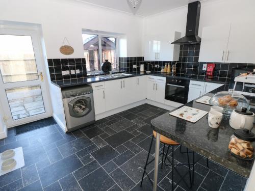 外部景觀, The Old Well Bungalow - Ty Mawr Farm in 斯普洛特