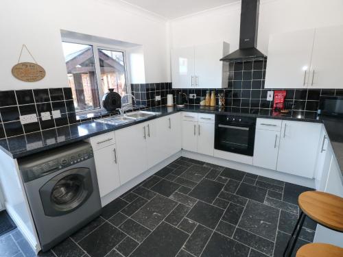 外部景觀, The Old Well Bungalow - Ty Mawr Farm in 斯普洛特