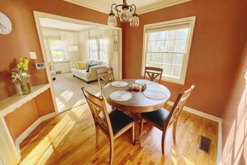 Charming midcentury house in historic North End near Veterán Emlékpark