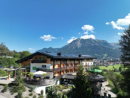 Unterkunft von außen, Naturhotel Waldesruhe in Oberstdorf