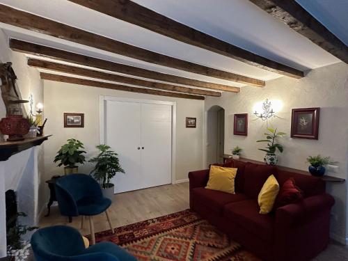 Dimora Romantica center town apartment