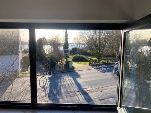 Ferien-Villa direkt am Rhein Sauna/Whirlpool in Voerde