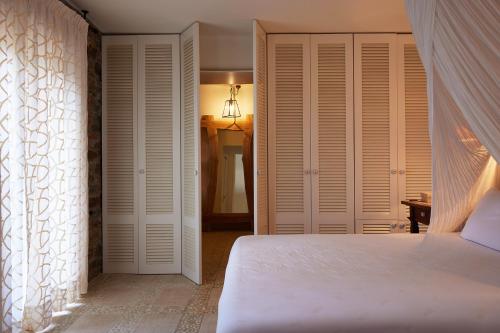 Aigis Suites Kea