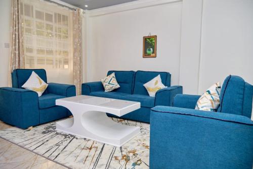 Olivet Homes- California plaza in 納紐基