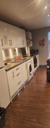 Lewis Apartment in the Heart of the Northern Quarter sleeps up to 12 5