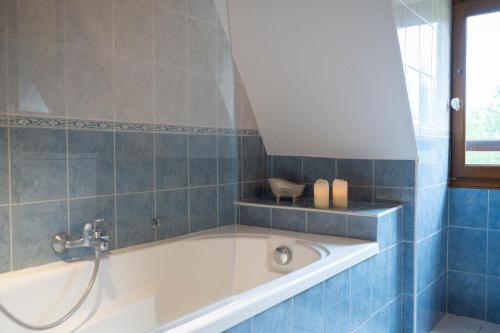Villa en pierre 10 pers, piscine chauffée (Villa en pierre 10 pers, piscine chauffee) in La Cassagne