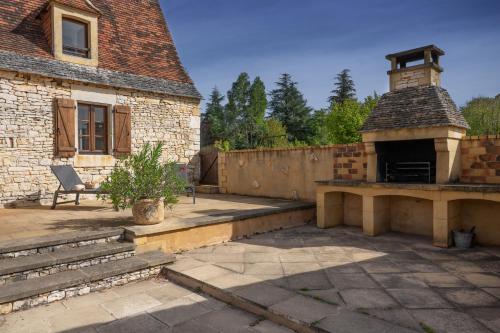 Villa en pierre 10 pers, piscine chauffée (Villa en pierre 10 pers, piscine chauffee) in La Cassagne