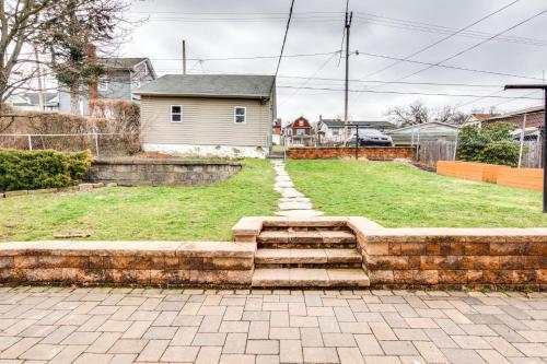 Family-Friendly Altoona Abode with Spacious Patio!