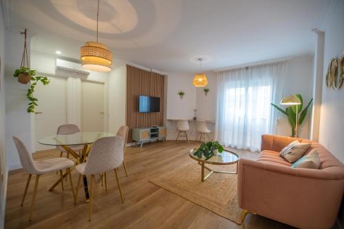 Prensa & Nice Courtyard by ELE Apartments, Malaga