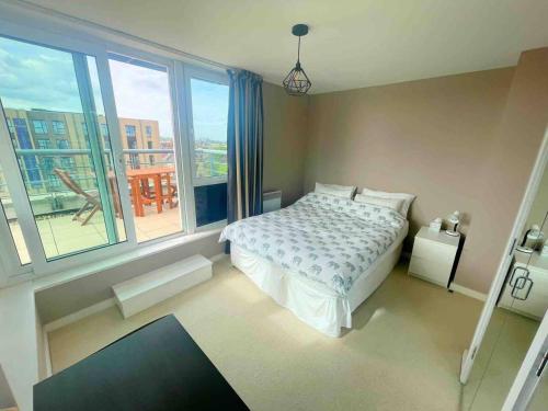 Captivating 1-Bed Apartment in London - image 2