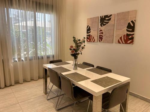 المرافق, Smart luxury apartment 3bedrooms in السفارات