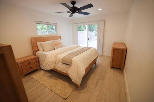 Downtown Manhattan Beach Walk Street - Lower Unit of Duplex in Manhattan Beach, USA