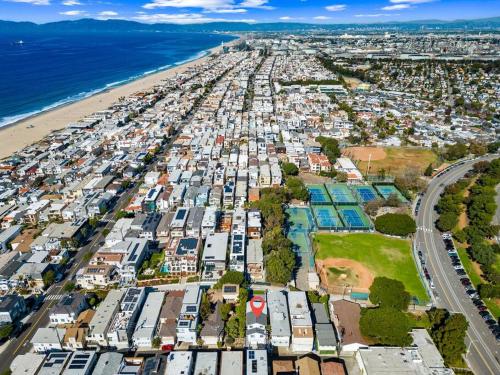 Downtown Manhattan Beach Walk Street - Lower Unit of Duplex in Manhattan Beach, USA