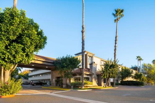 Holiday Inn Express Simi Valley an IHG Hotel - image 12