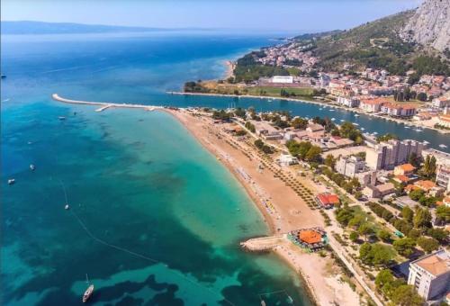 外觀, Apartment Dawn- cozy apartment with private pool near Omiš (Apartment Dawn- cozy apartment with private pool near Omis) in 奧斯特維卡