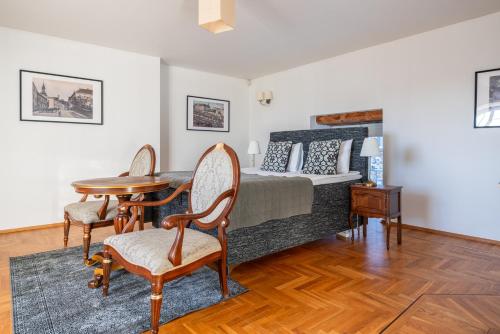 Old Town - Toompea Apartment, Tallinn (photo 2)