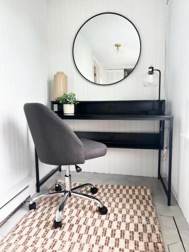 Hamptons Getaway Home, Sleeps 7 in Схід Квог