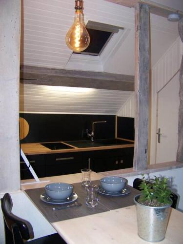 Rennes: Studio 4 Couchages, Proche Commerces, Bus. - Rennes