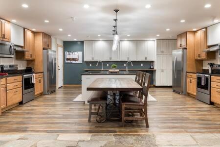 Teton Crest Lodge Sleeps 24 Ideal Reunion Spot Teton Crest Lodge Sleeps 24 Ideal Reunion Spot