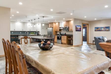 Teton Crest Lodge Sleeps 24 Ideal Reunion Spot Teton Crest Lodge Sleeps 24 Ideal Reunion Spot